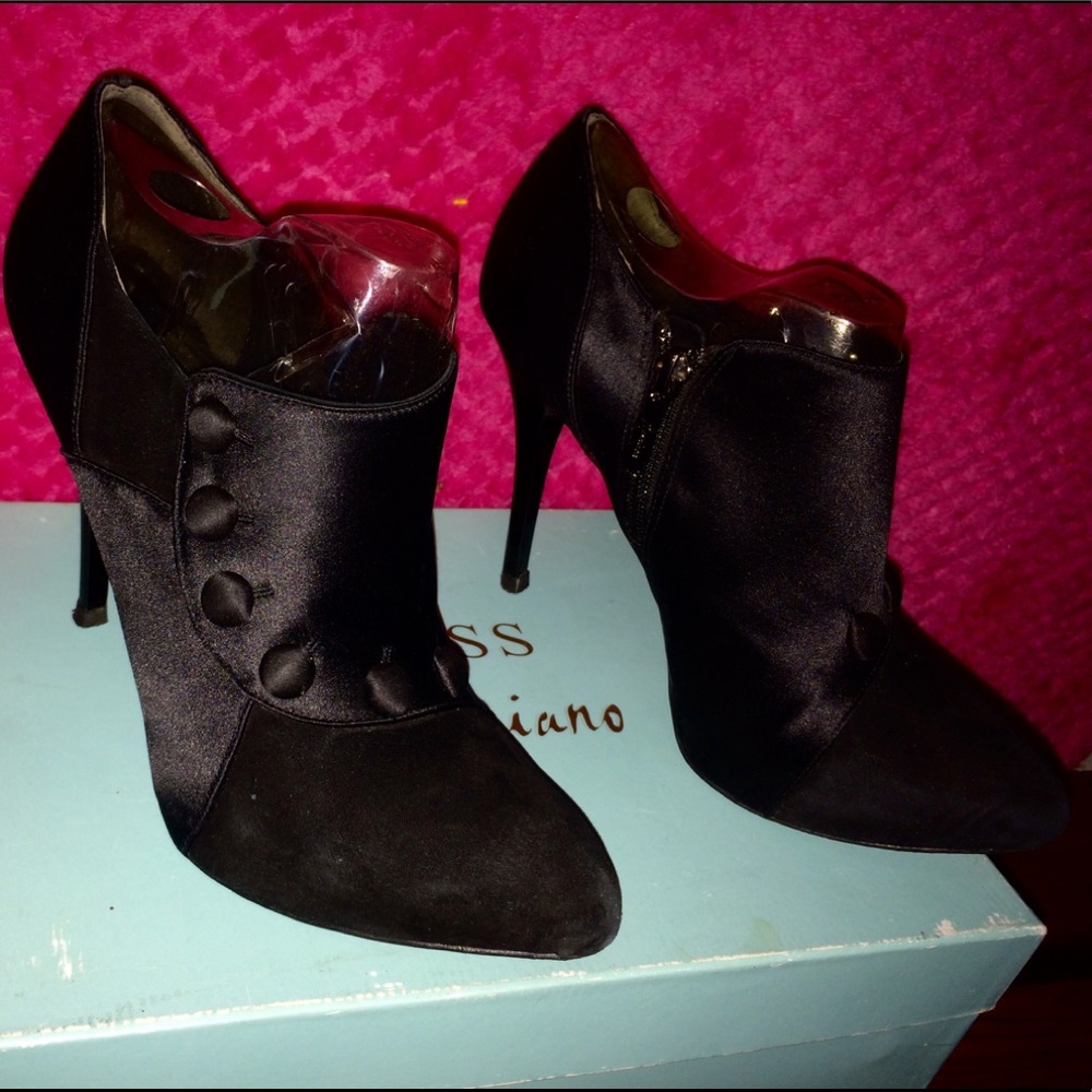 Ankle suede satin booties
